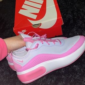 Nike Womens Air Max Dia size 8